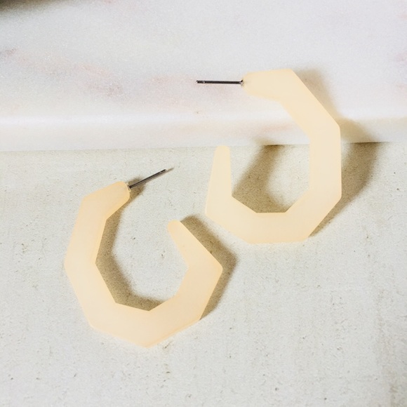 Matte Geometric Apricot - Picture 4 of 5